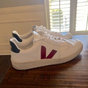 Men Veja Sneakers: V-12 Low Top Sneaker